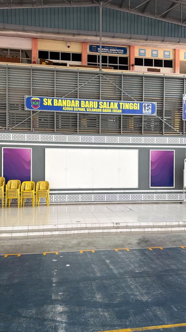 SK Bandar Baru Salak Tinggi LED wall installation progress
